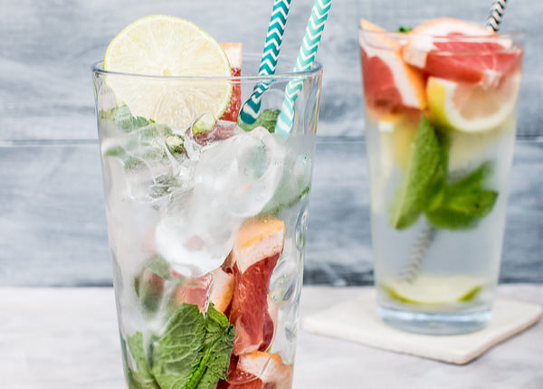 Cold drinks filled with citrus fruit